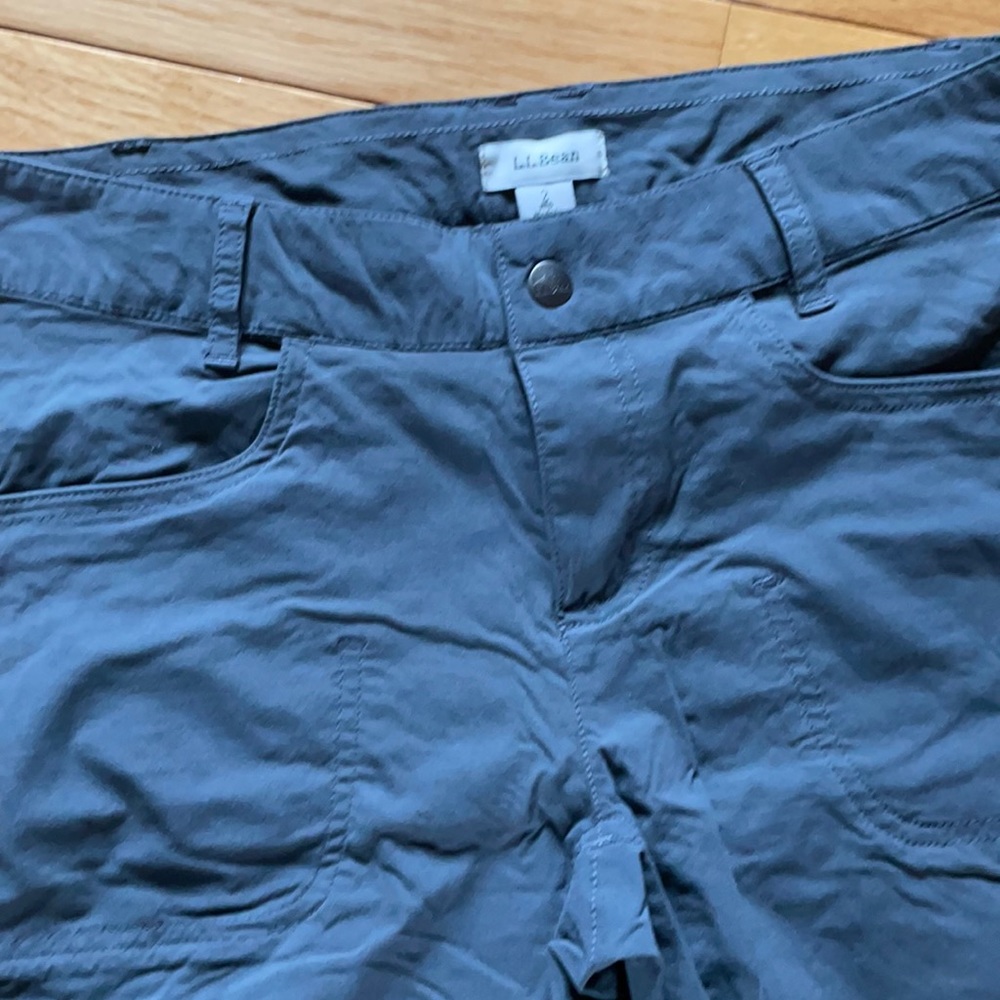 LL Bean Women’s size 2 hiking wick away pants in grey. New without tags! UPF 50+